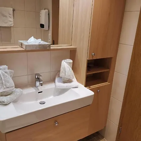 Haus Annelies 3 By Moni-care شقة